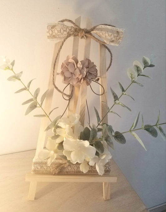 Bouquet sur Chevalet, Collier de Fleurs