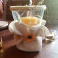 Vase Bougeoir,  Set en rotin, Ficelle et Fleurs