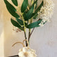 Panier en Fer,  Garni de Cinq Bouquets