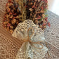 Panier en Fer,  Garni de Cinq Bouquets