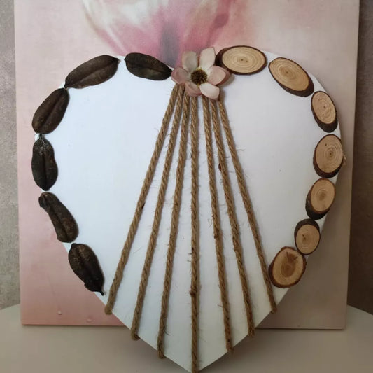 Cadre Forme Cœur, Corde , Rondins de Bois et Fleurs