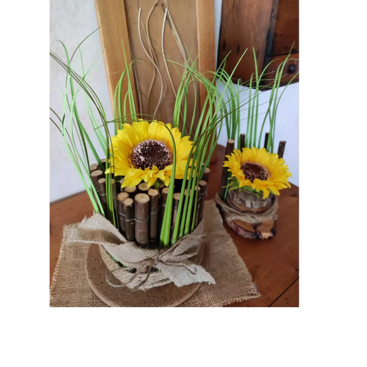Deux Pots en Rondin de Bois , Feuillage, Fleur Tournesol